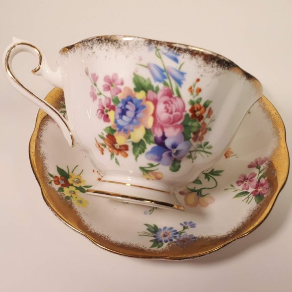 Rare Royal Albert Bone China Floral Bouquet heavy gold gliding gold brushed - Picture 7 of 9